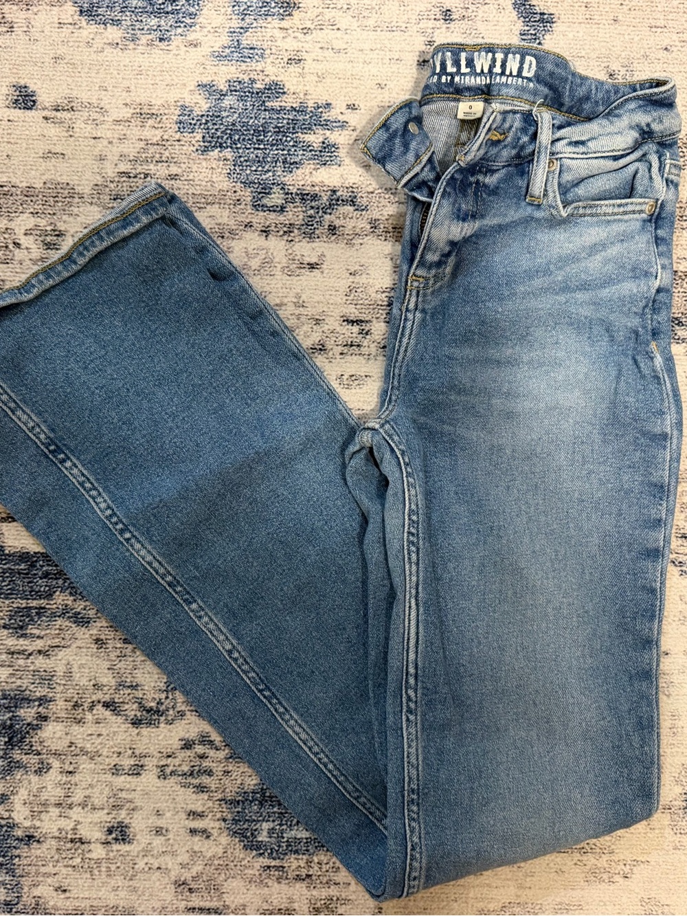 Idyllwind Women's Flared Jeans in Light Blue Wash